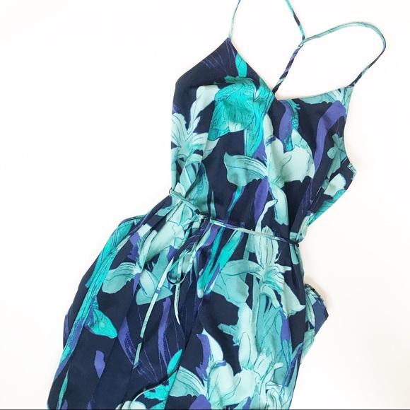 LOFT Dresses & Skirts - LOFT Blue Sleeveless Floral Maxi Dress Sz M ✨